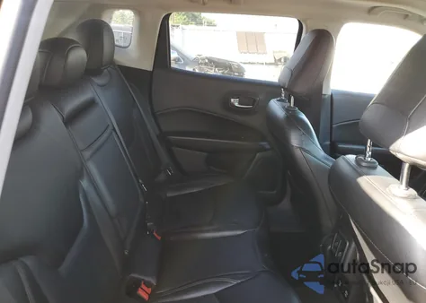 2019 Jeep Compass Limited из США, поврежденный, VIN 3C4NJDCB0KT647883